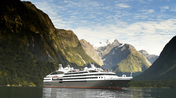 Austral-crop.jpg