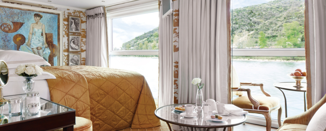 Riverside_Cruises_Top_deck_(2).png